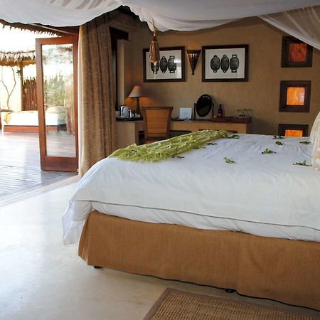 Simbambili Game Lodge マンイェレティ・ゲーム・リザーブ エクステリア 写真