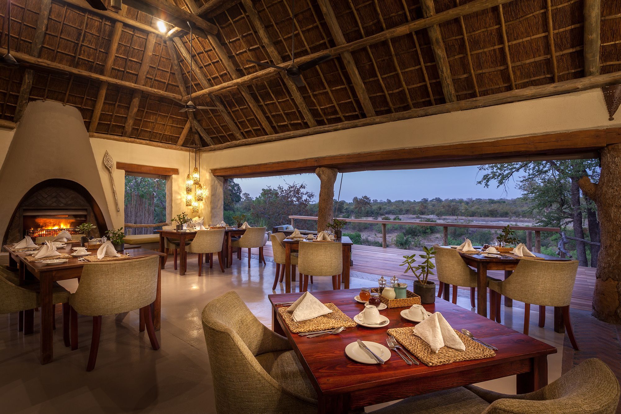 Simbambili Game Lodge マンイェレティ・ゲーム・リザーブ エクステリア 写真